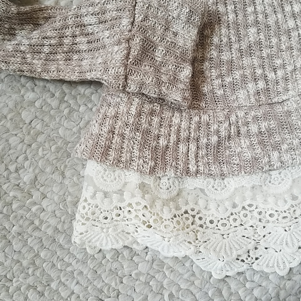 tan/beige soft sweater - Picture 2 of 3